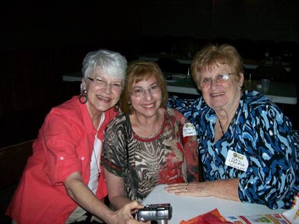 in09fishfry45.jpg